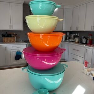 New 5 pc Bowl Set